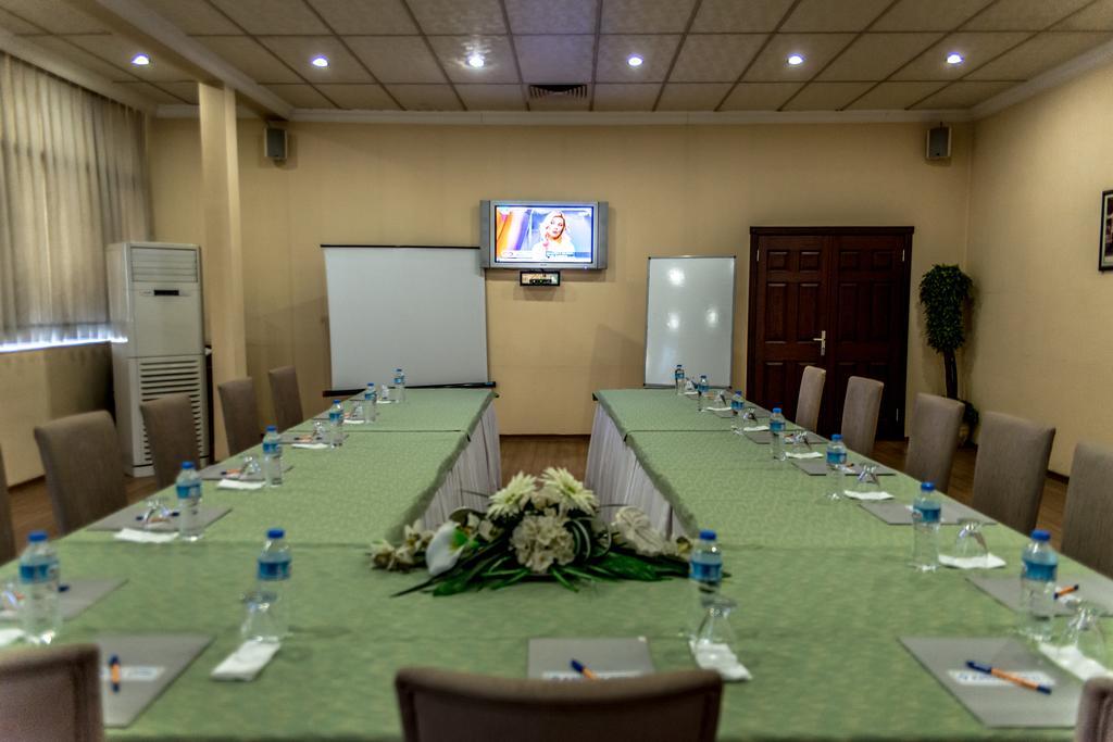 Kristal Otel Adana Exterior photo